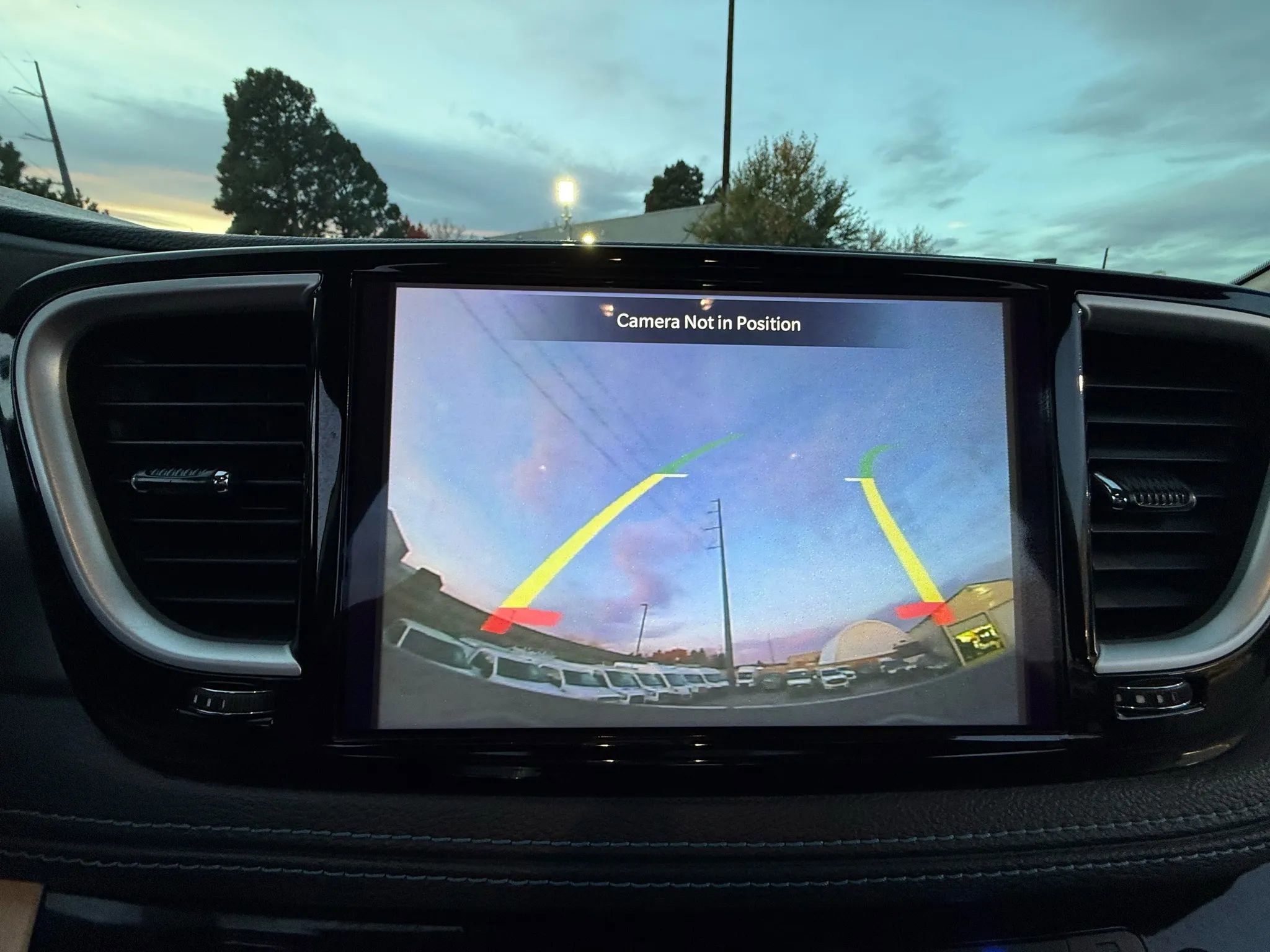 Used 2021 Chrysler Pacifica Touring-L image 31