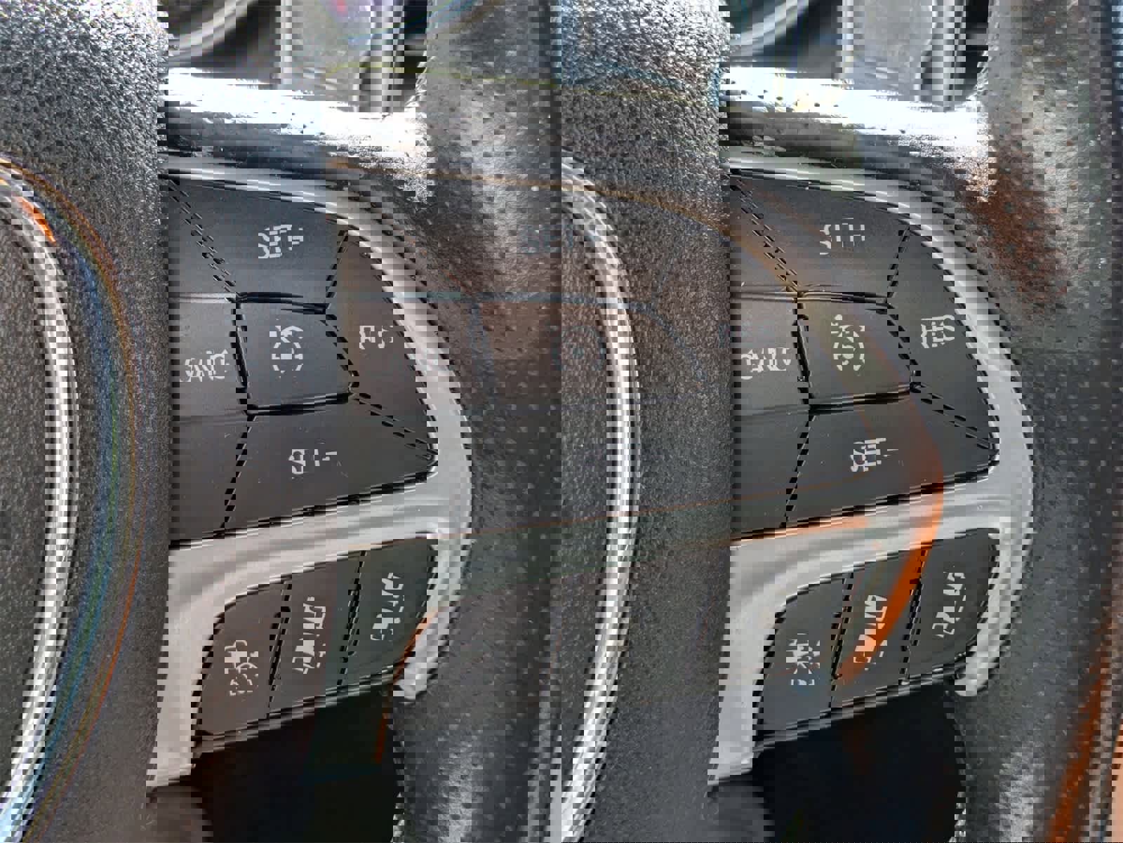 Used 2015 Jeep Grand Cherokee SRT image 9