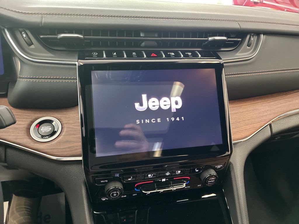 Certified 2024 Jeep Grand Cherokee Summit w/ Adv Protech Group IV AWD/4WD image 30