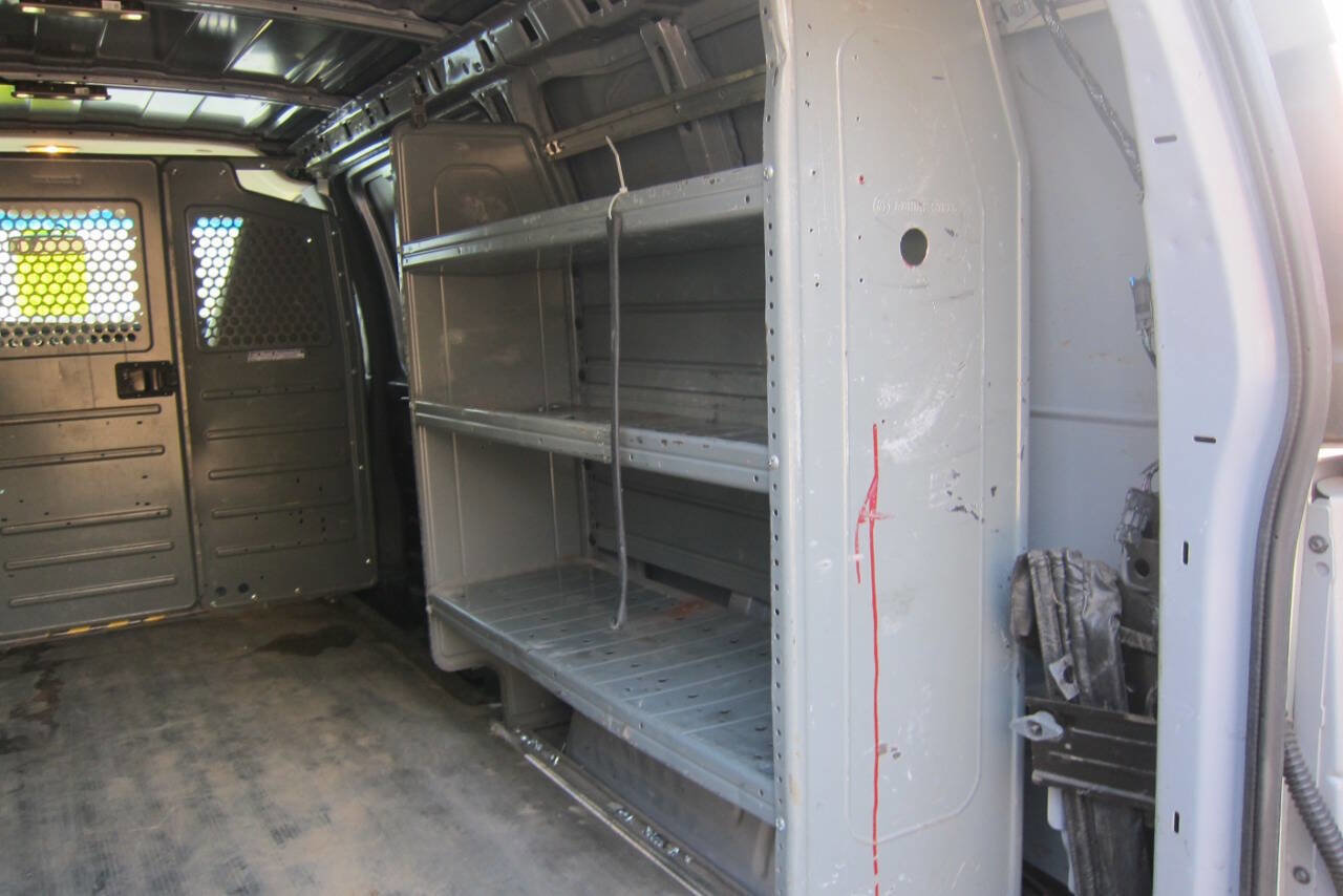 Used 2020 Chevrolet Express 3500 w/ Driver Convenience Package image 15