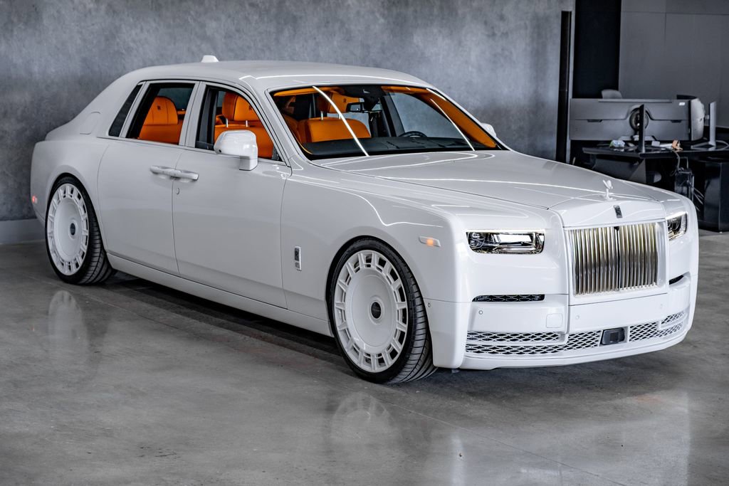 Used 2026 Rolls-Royce Phantom Sedan RWD image 4