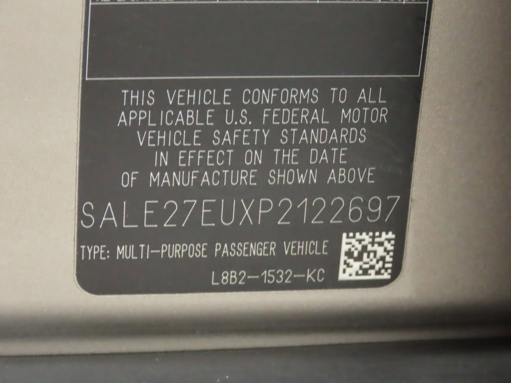 Used 2023 Land Rover Defender 110 X-Dynamic SE image 35