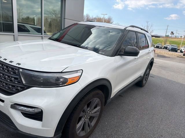 Used 2022 Ford Explorer XLT w/ Equipment Group 202A image 12
