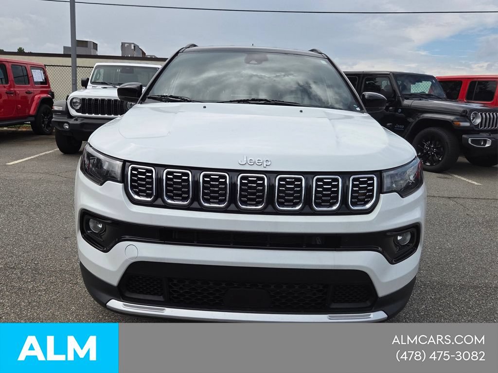 Used 2025 Jeep Compass Limited AWD/4WD image 3