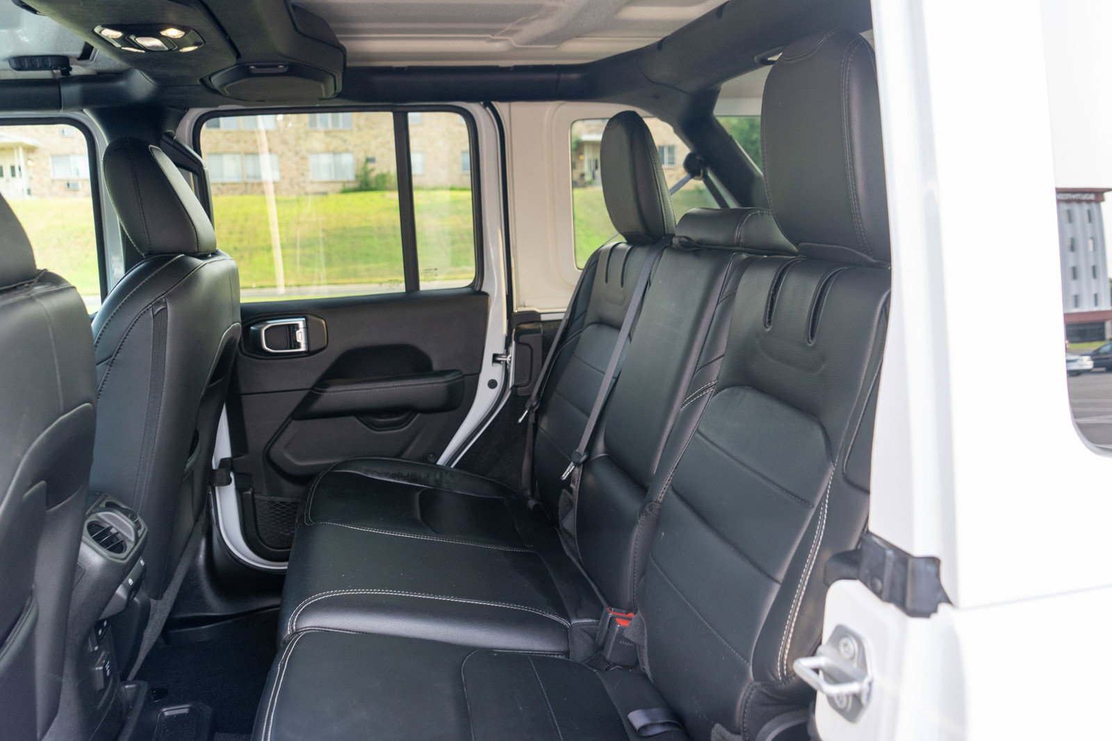 Used 2023 Jeep Wrangler Unlimited Sahara w/ Cold Weather Group AWD/4WD image 29