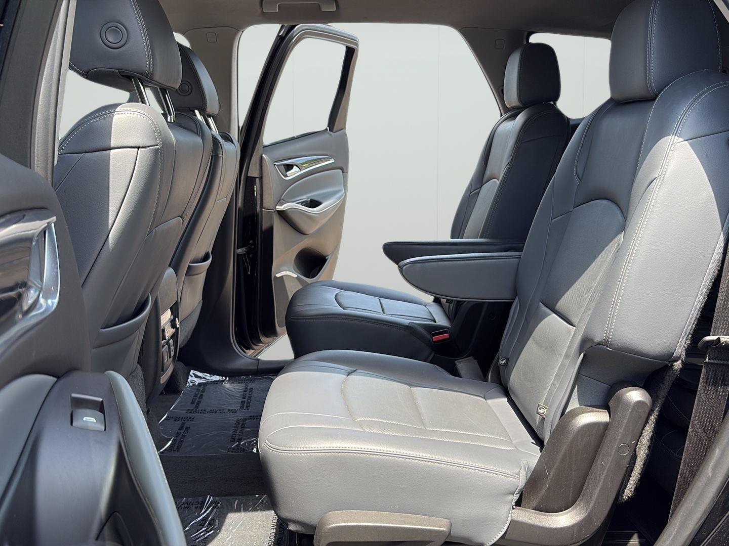Used 2019 Buick Enclave Essence FWD image 18