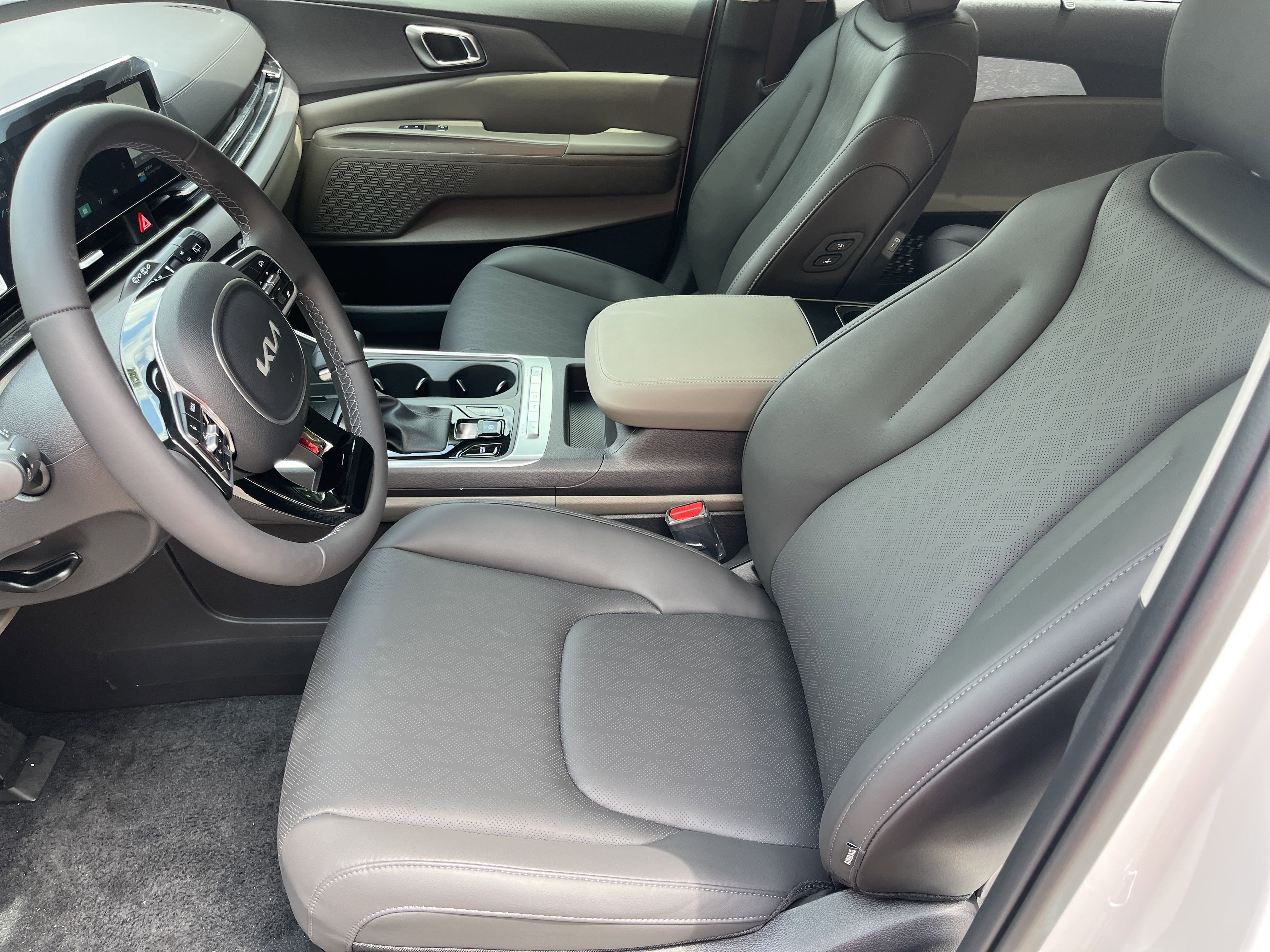 New 2026 Kia Carnival EX image 21