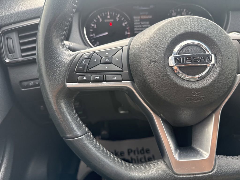 Used 2017 Nissan Rogue SV w/ SV Premium Package AWD/4WD image 28