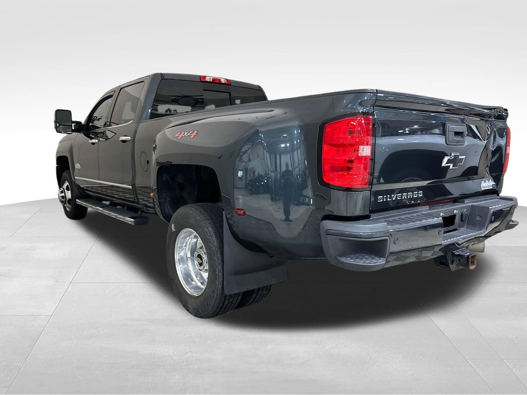 Used 2019 Chevrolet Silverado 3500 High Country w/ Duramax Plus Package AWD/4WD image 3