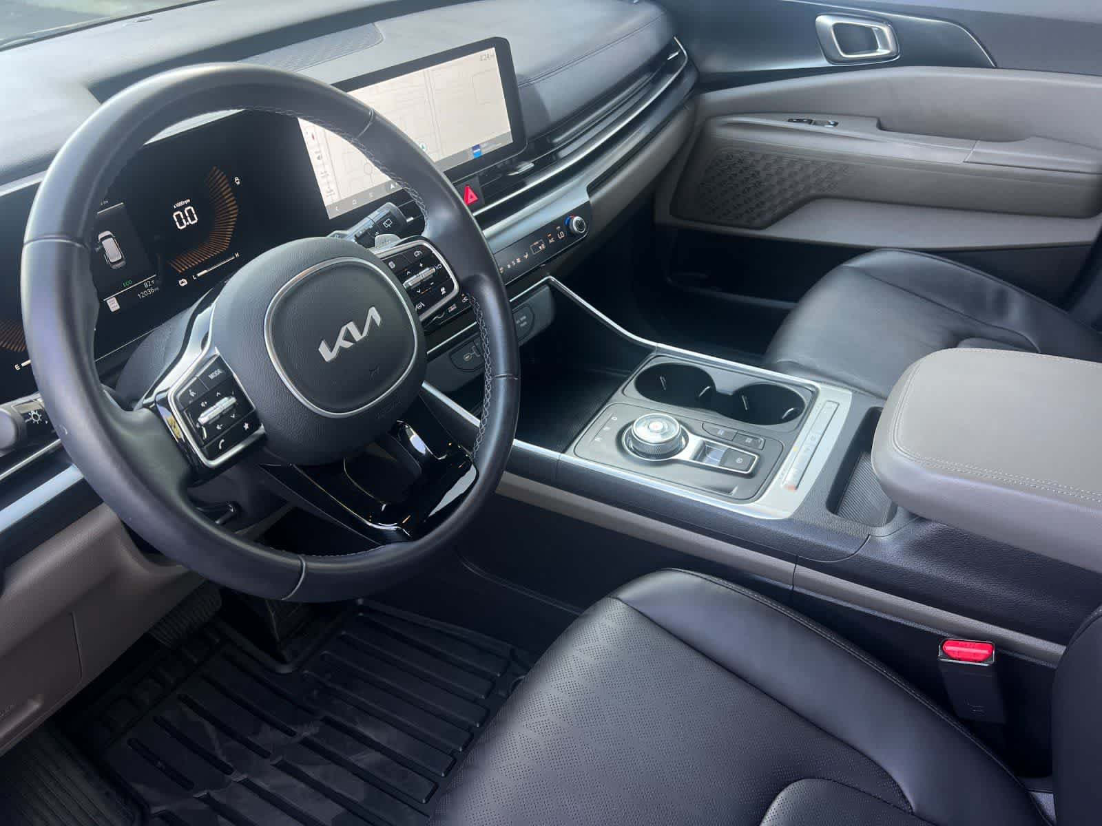 Used 2026 Kia Carnival LXS FWD image 12
