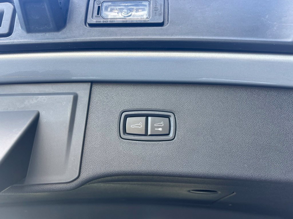 Used 2025 Porsche Cayenne AWD/4WD image 31