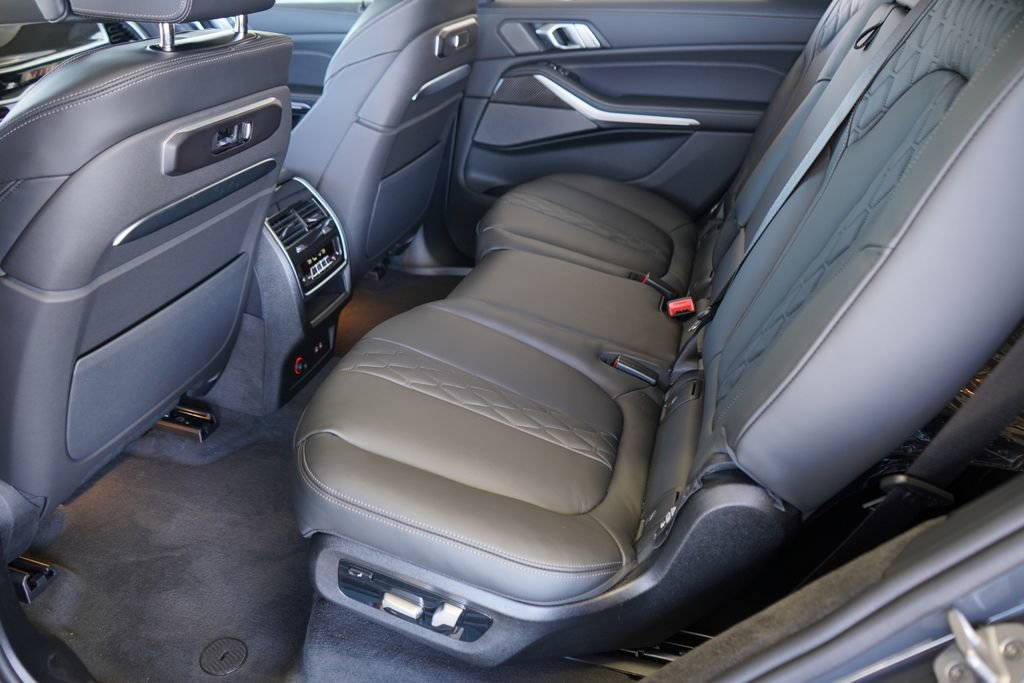 New 2026 BMW X7 M60i image 20