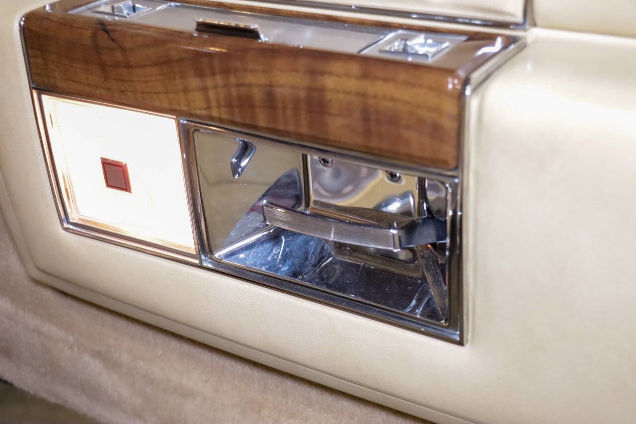 Used 1986 Cadillac Brougham Brougham image 37