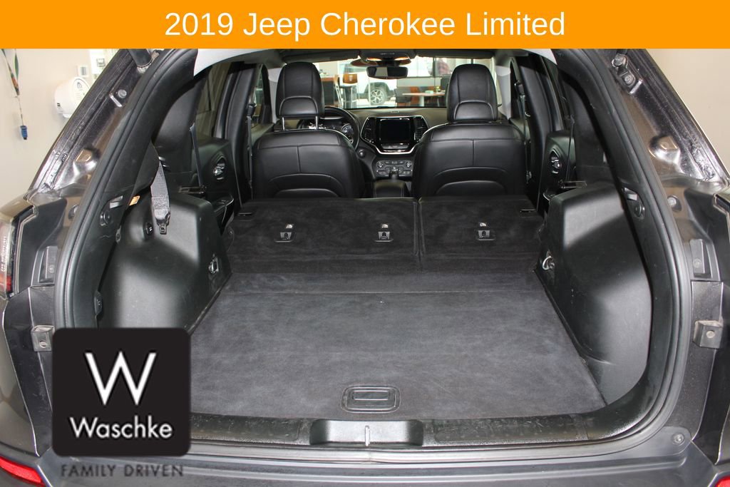 Used 2019 Jeep Cherokee Limited AWD/4WD image 19