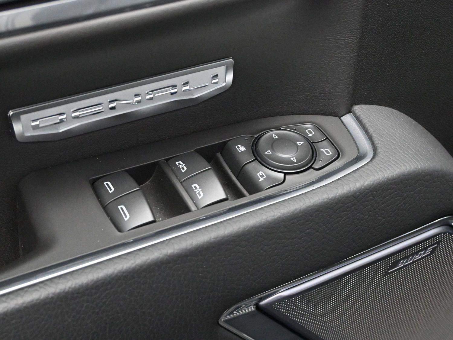 Used 2025 GMC Sierra 1500 Denali image 9