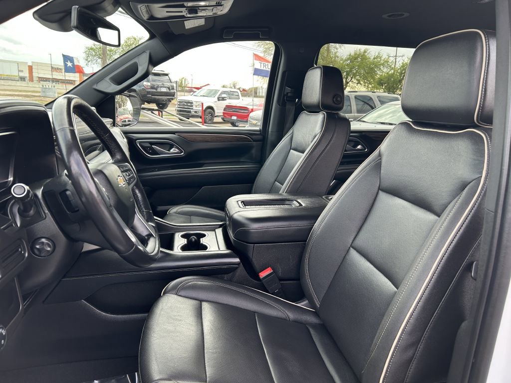 Used 2023 Chevrolet Suburban Premier image 16
