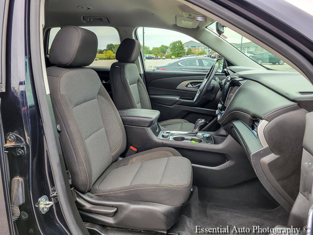 Used 2020 Chevrolet Traverse LT FWD image 32