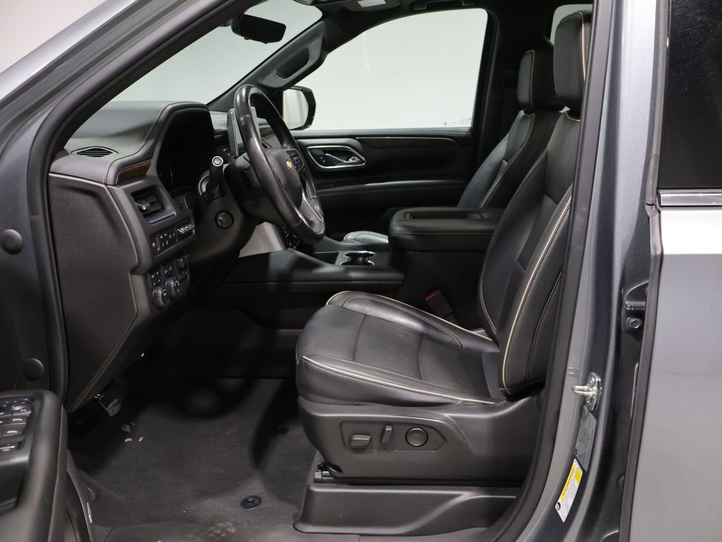 Used 2021 Chevrolet Tahoe Premier w/ Premium Package image 12