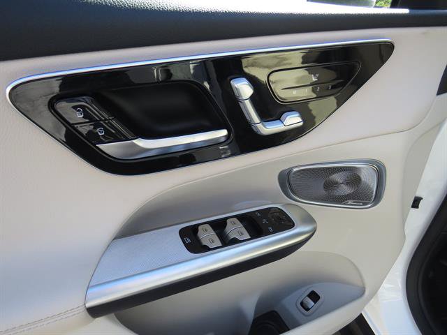 Used 2026 Mercedes-Benz GLC 300 4MATIC image 9