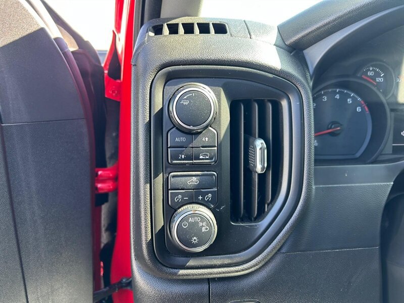 Used 2020 Chevrolet Silverado 1500 Custom w/ Custom Value Package AWD/4WD image 16
