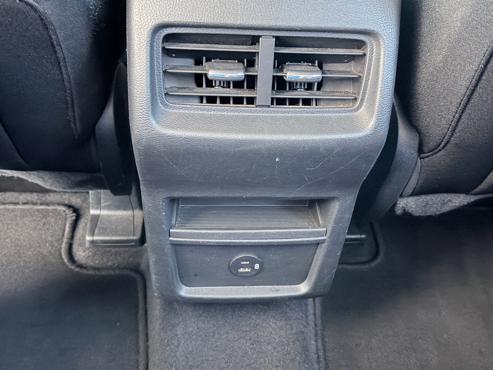 Used 2022 Ford Edge SE w/ Black Appearance Package image 14