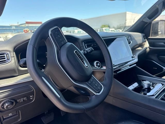 Used 2024 Jeep Wagoneer L Series II w/ Flexible Seating Group RWD image 11