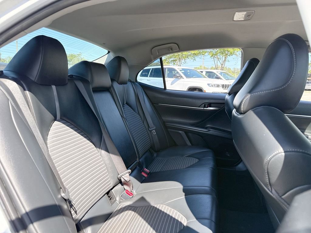 Used 2023 Toyota Camry SE FWD image 16