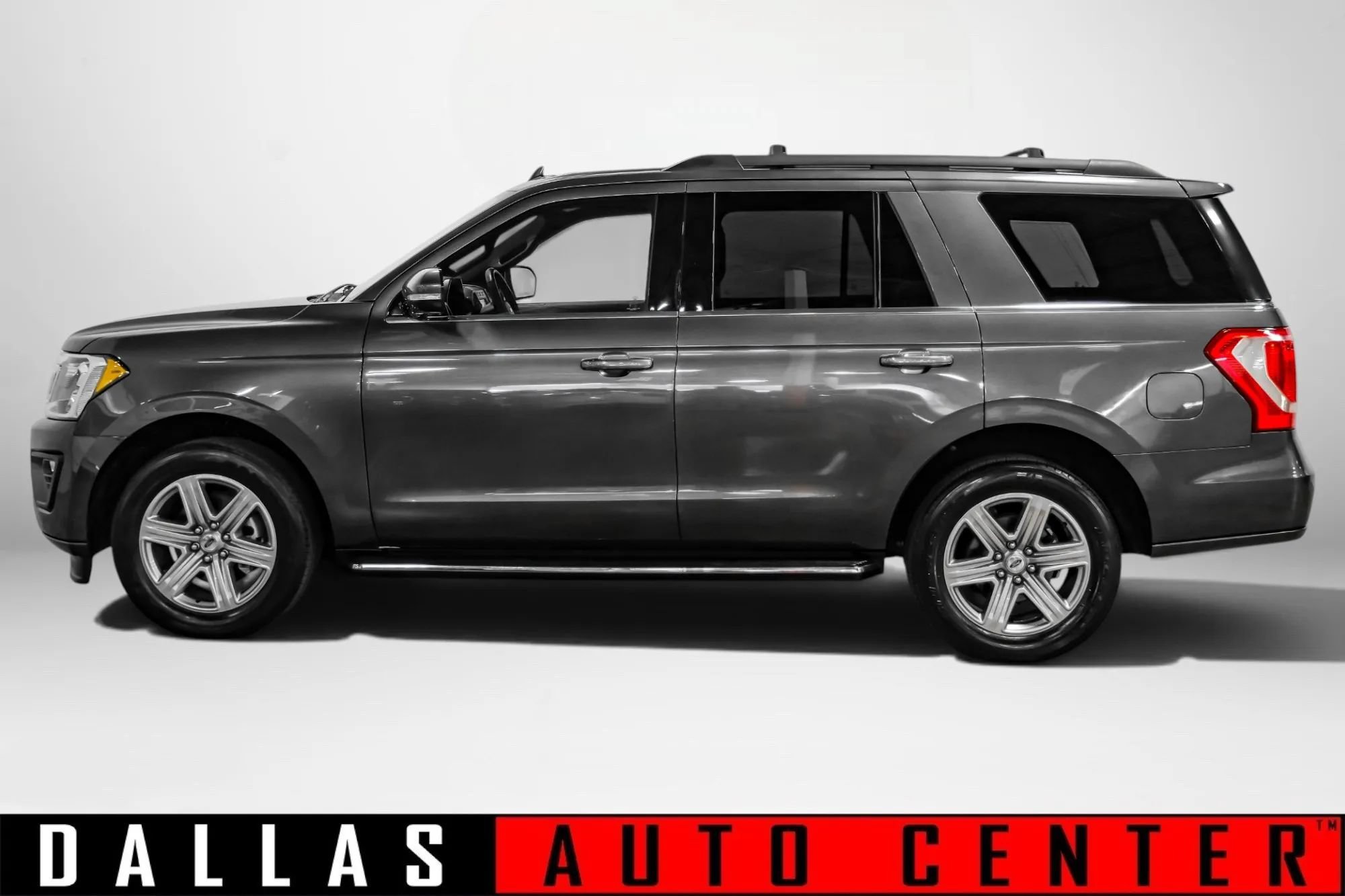 Used 2019 Ford Expedition XLT w/ Equipment Group 202A RWD image 8