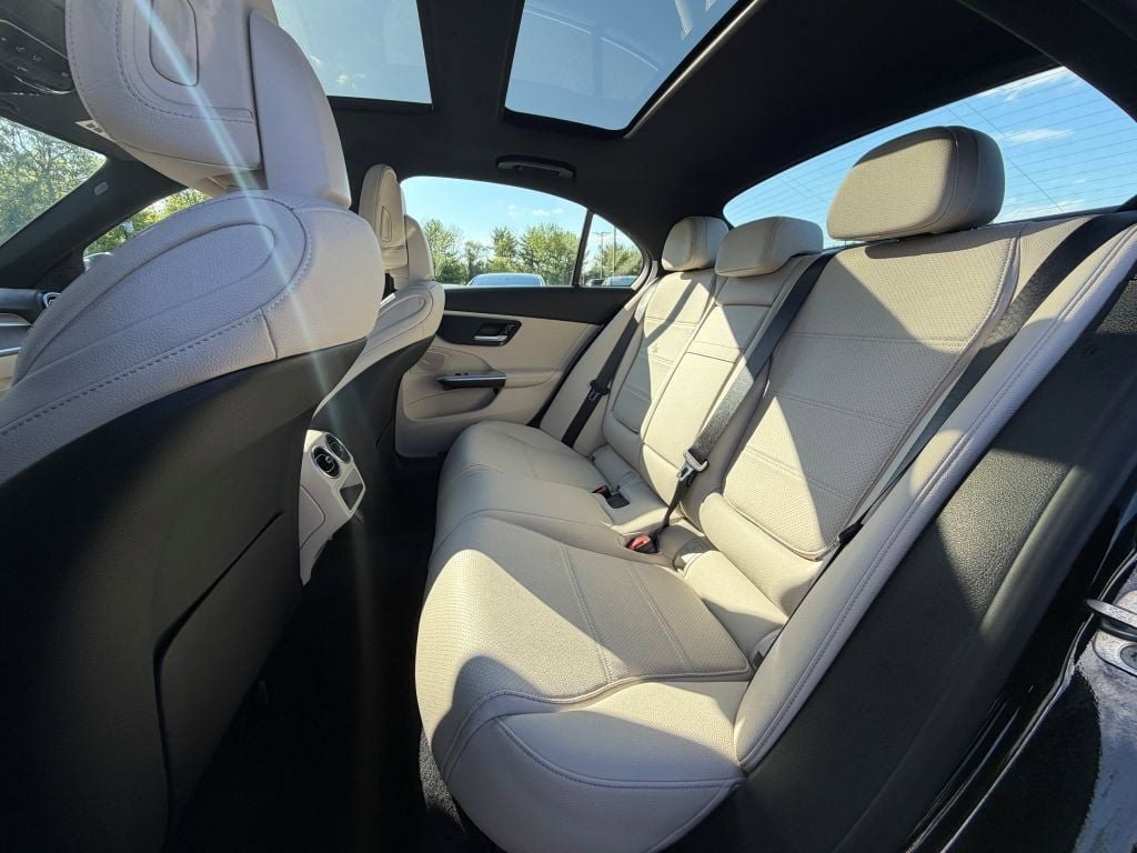 Used 2024 Mercedes-Benz C 300 4MATIC Sedan image 21