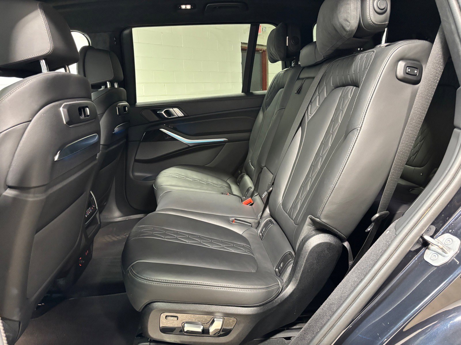 Used 2024 BMW X7 xDrive40i w/ Executive Package AWD/4WD image 30