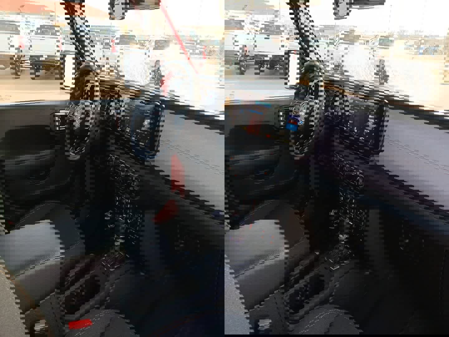 Used 2025 Jeep Wrangler Willys image 57