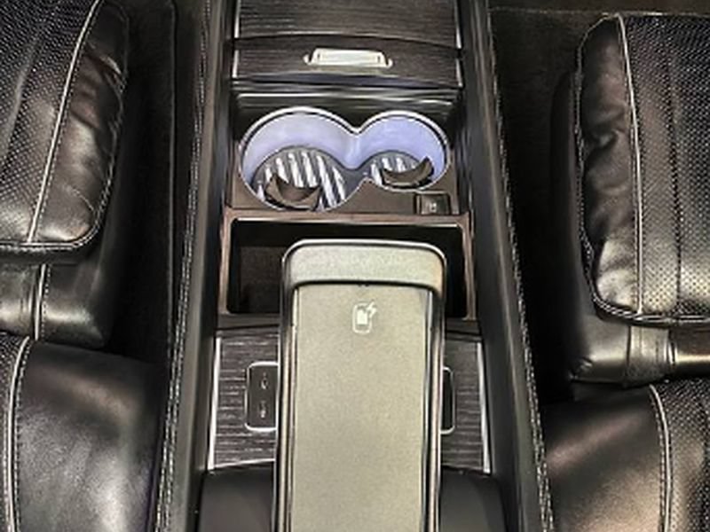 Used 2023 Mercedes-Benz Maybach GLS 600 4MATIC image 39