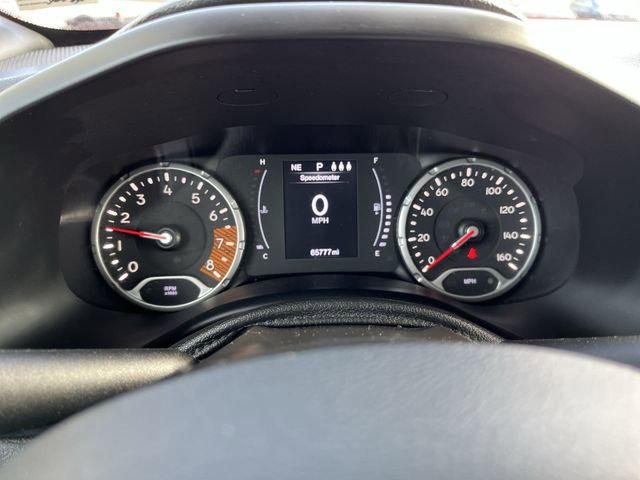 Used 2019 Jeep Renegade Latitude w/ Cold Weather Group image 12