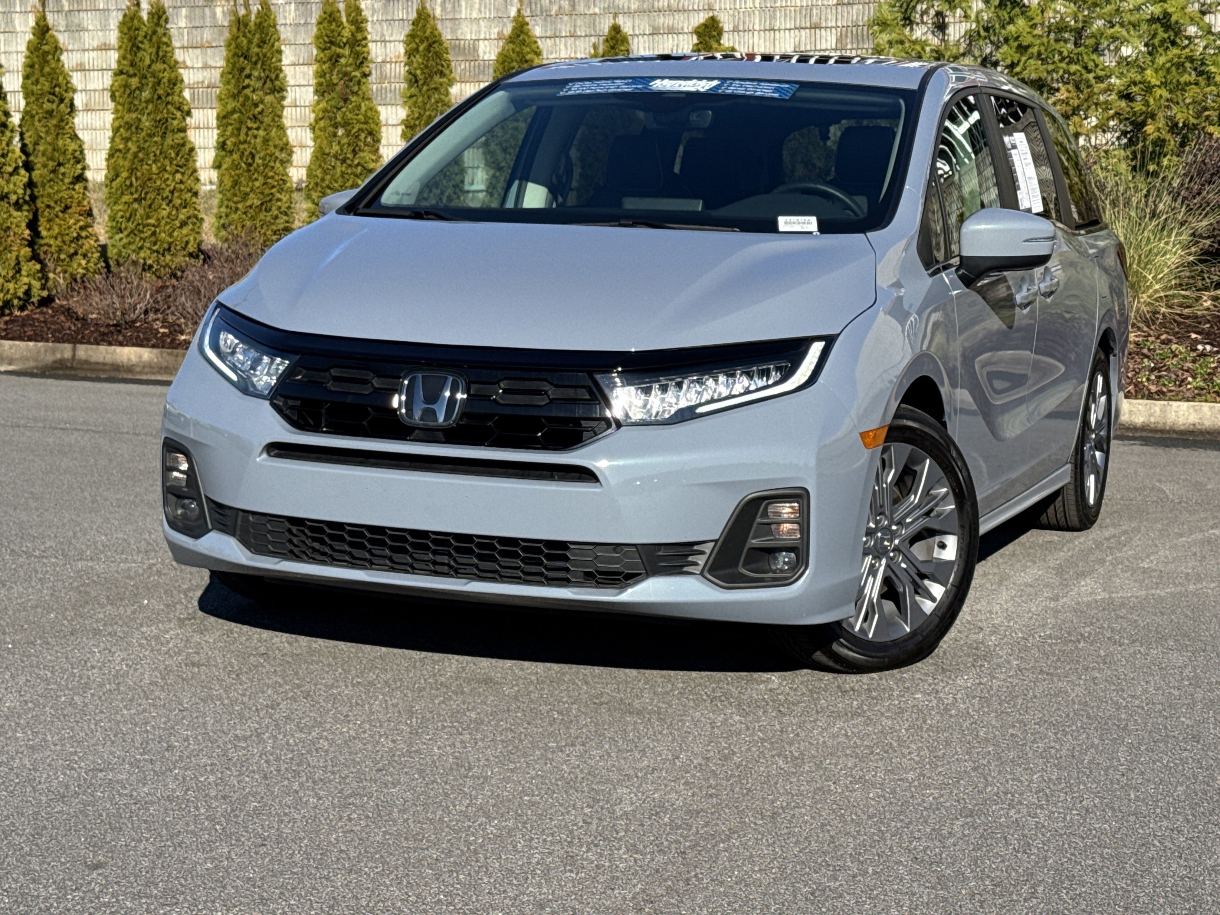 Used 2025 Honda Odyssey Touring image 5