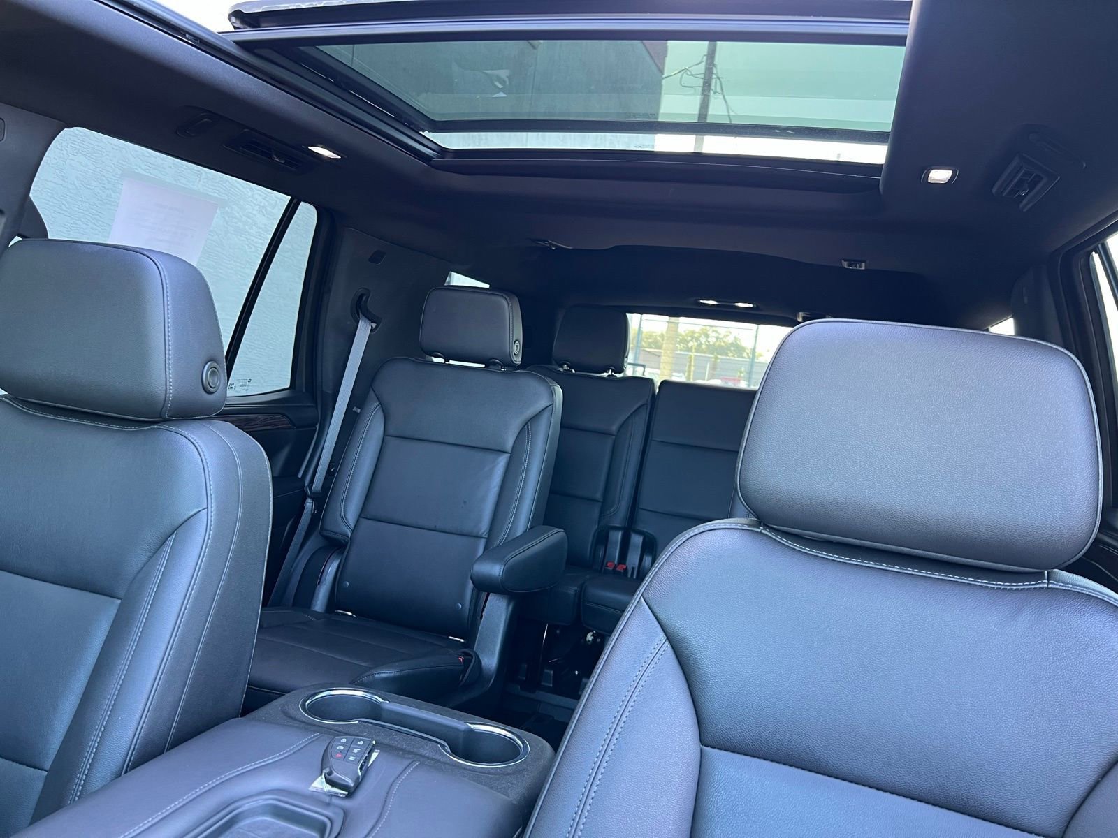 Used 2022 Chevrolet Tahoe Z71 w/ Luxury Package image 38