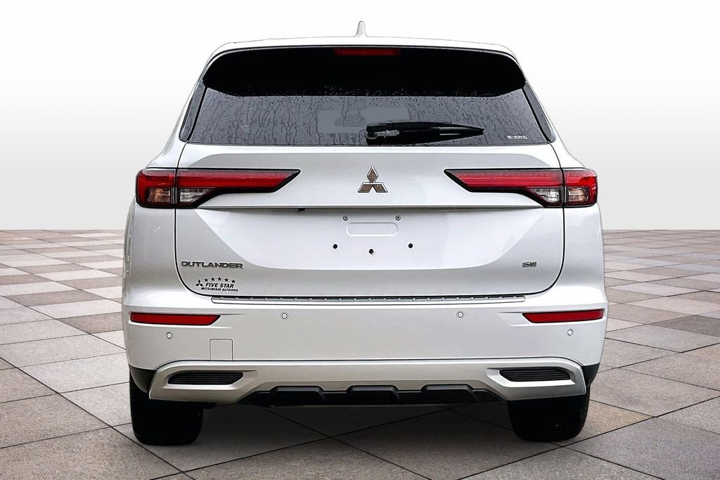 Used 2024 Mitsubishi Outlander SE AWD/4WD image 4