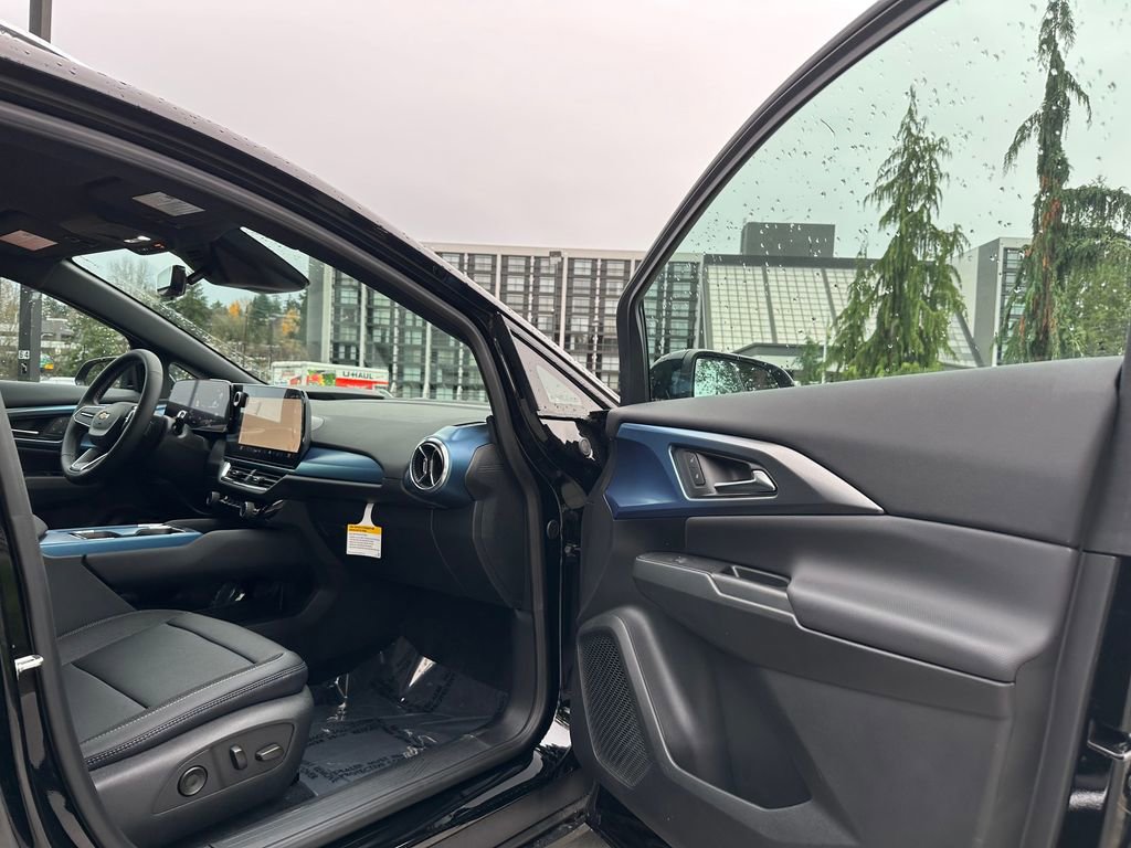 New 2026 Chevrolet Equinox EV LT image 11