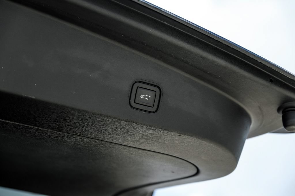 Used 2023 Cadillac Lyriq AWD image 58