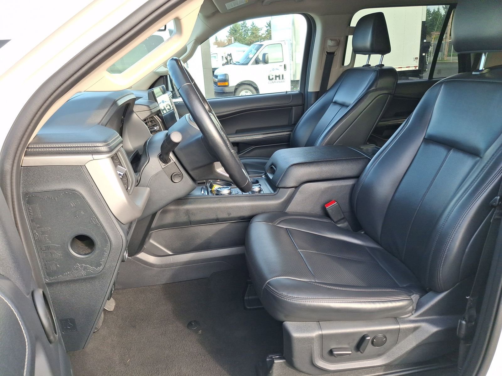 Used 2024 Ford Expedition XLT image 19