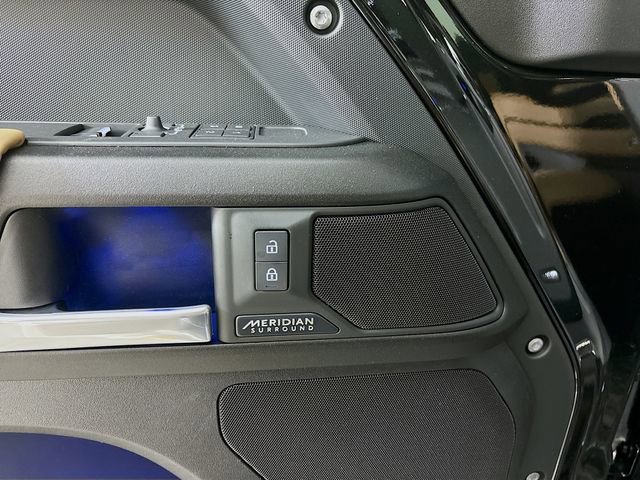 New 2026 Land Rover Defender 90 V8 image 20