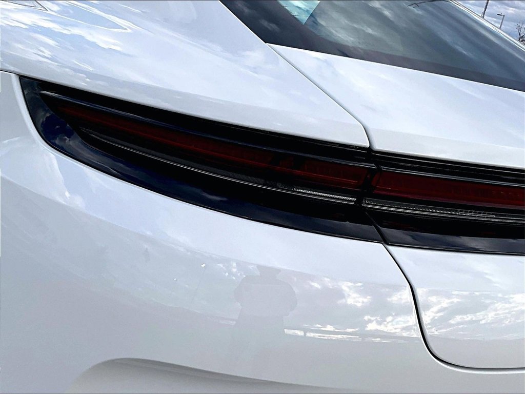 Used 2025 Porsche Panamera 4 image 21