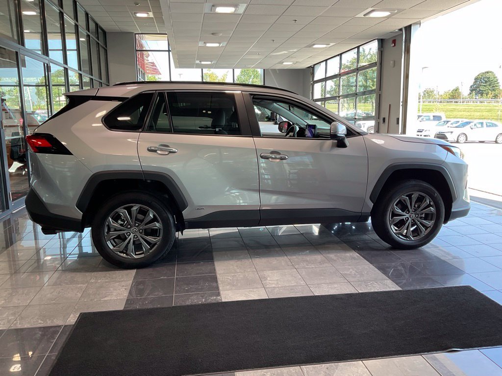 Certified 2025 Toyota RAV4 Limited w/ Advanced Technology Package AWD/4WD image 6