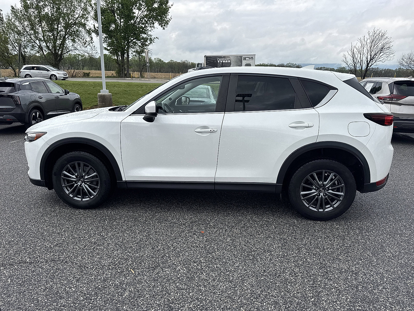 Used 2017 MAZDA CX-5 Touring w/ Preferred Equipment Package AWD/4WD image 6