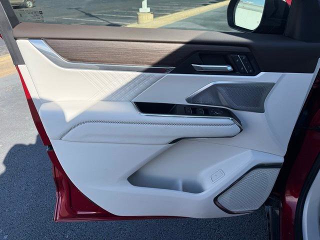 Used 2024 GMC Acadia Denali w/ Super Cruise Package image 25