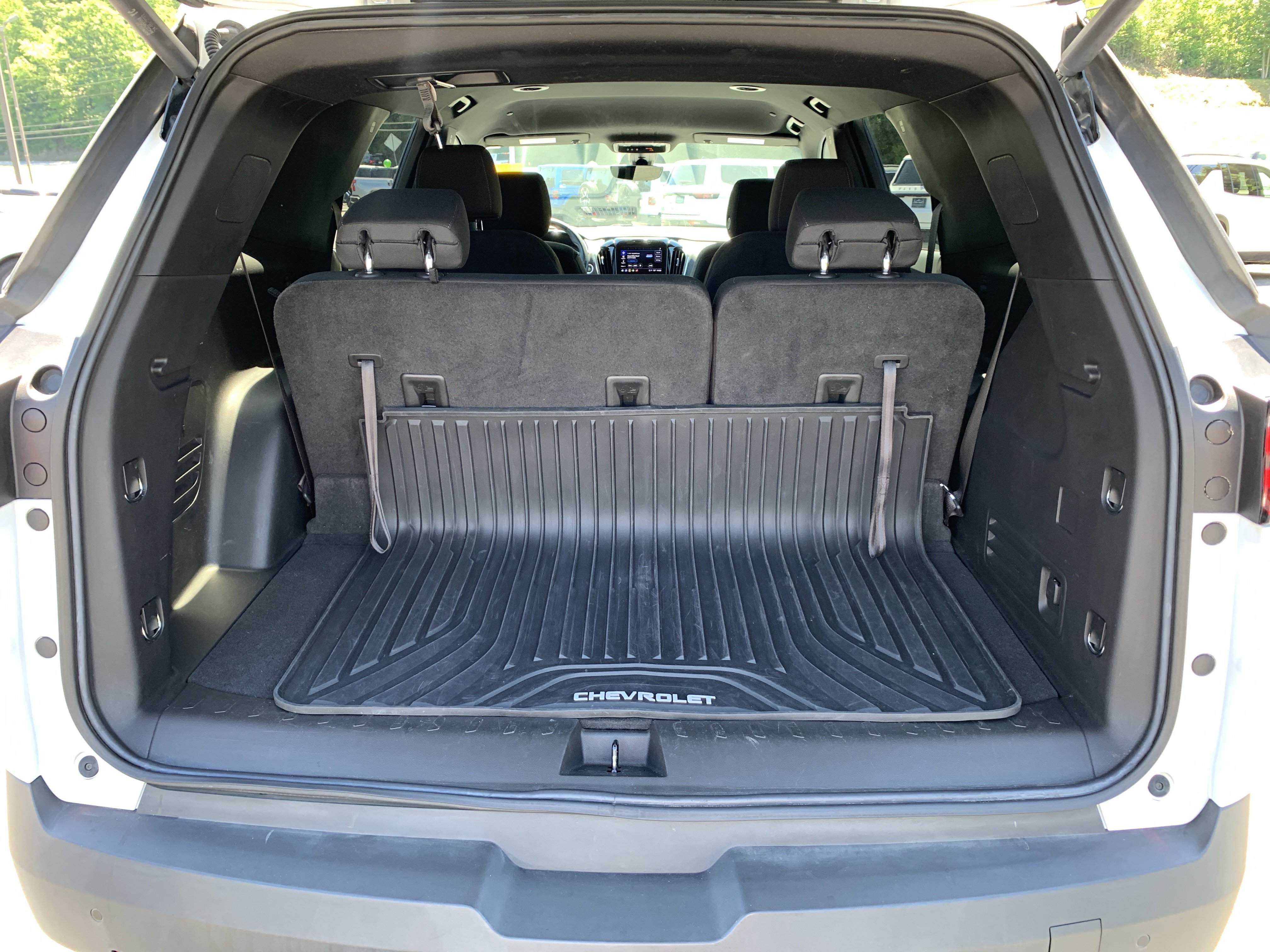 Used 2022 Chevrolet Traverse LT FWD image 10