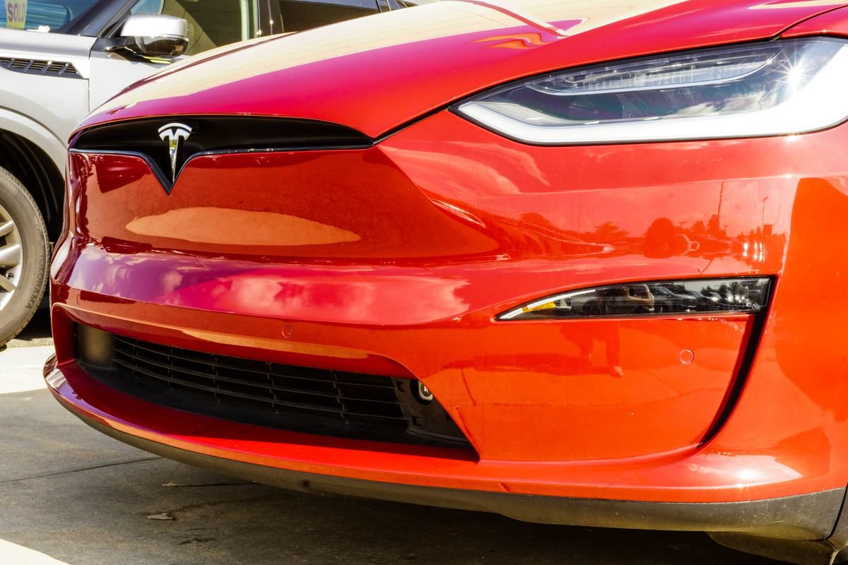 Used 2022 Tesla Model X Plaid AWD/4WD image 2