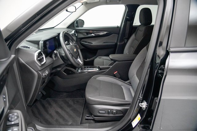 Used 2024 Chevrolet TrailBlazer LT w/ Convenience Package image 2