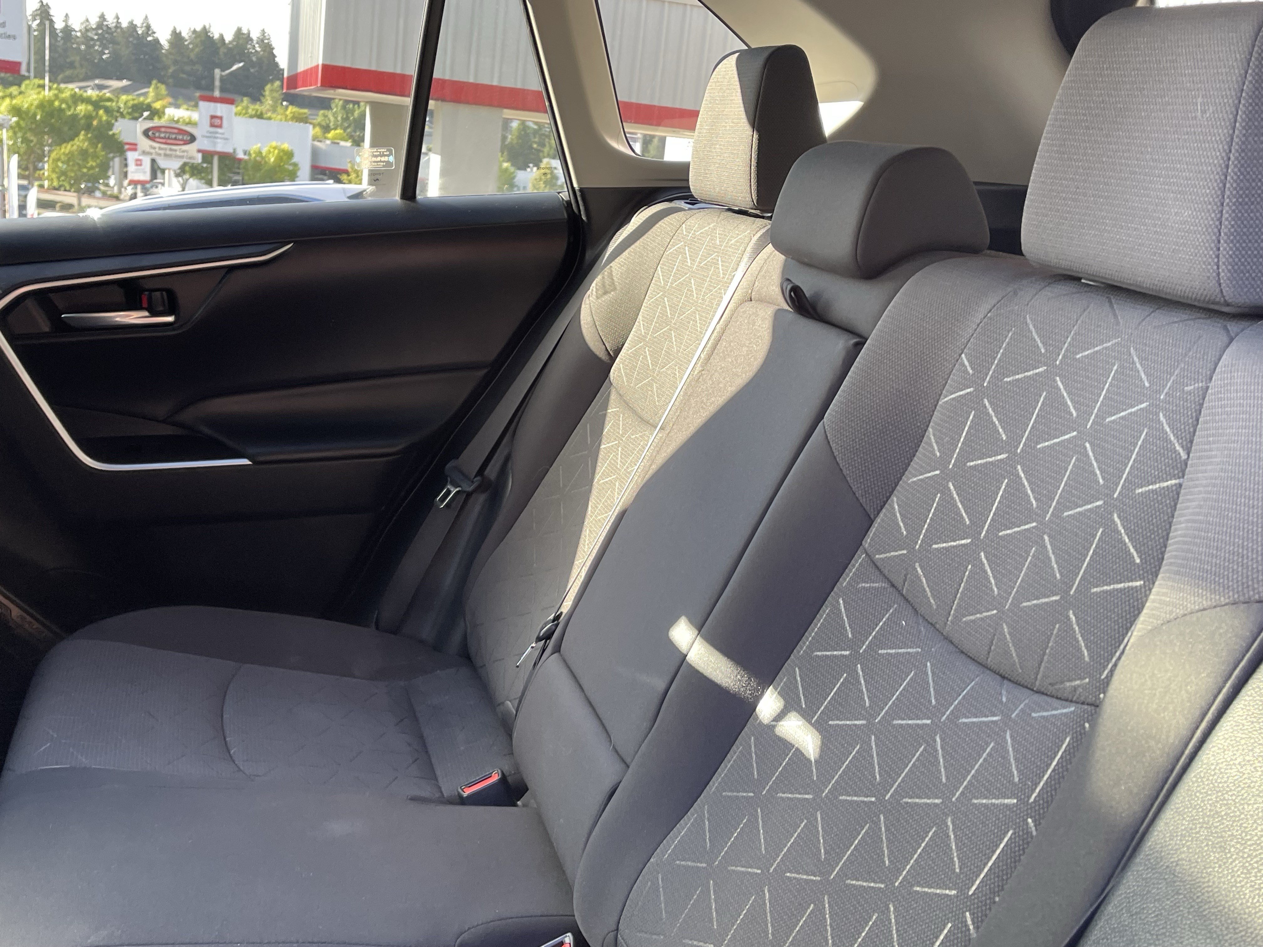 Certified 2021 Toyota RAV4 XLE w/ Convenience Package AWD/4WD image 14