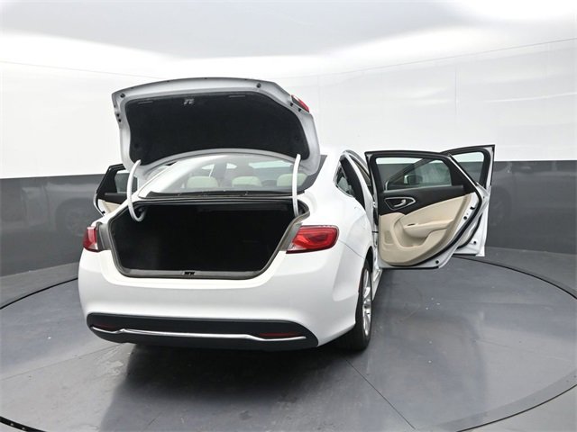 Used 2016 Chrysler 200 Limited image 43