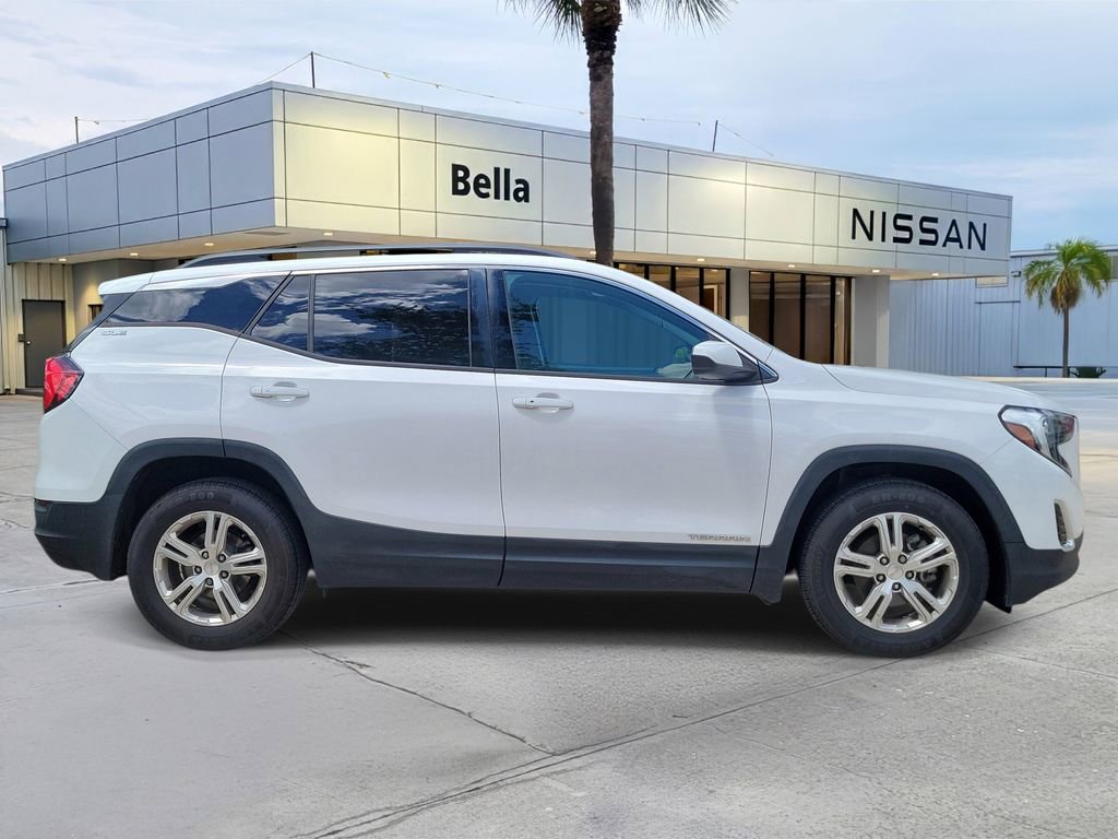 Used 2018 GMC Terrain SLE w/ Driver Convenience Package image 4